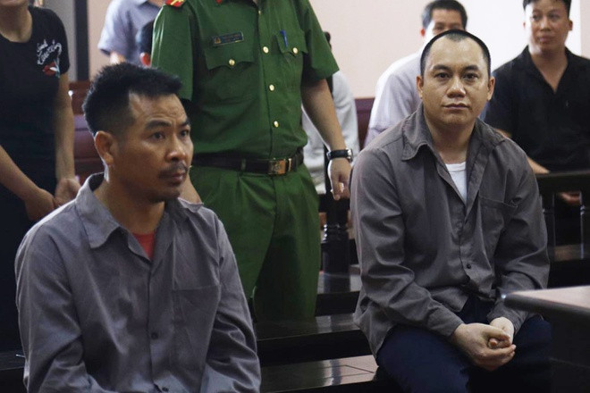 TAND thị xã Phổ Yên tuyên án sơ thẩm lần 2, phạt Ngô Văn Sơn (ở Bắc Ninh) – tài xế xe Innova án 9 năm tù, Lê Ngọc Hoàng – tài xế container án 4 năm 6 tháng tù; cả 2 cùng bồi thường cho gia đình các bị hại hơn 1,5 tỷ đồng. Sau đó, Lê Ngọc Hoàng tiếp tục kêu oan. &gt;&gt;&gt; Xem thêm video: Xe tải chở đất đè bẹp xe con khiến ba người tại Thanh Hóa