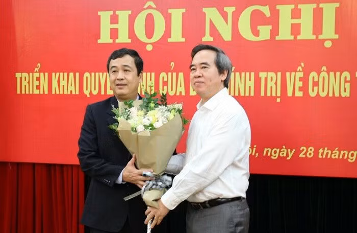 Ông Ngô Đông Hải vừa được bầu làm Bí thư Tỉnh ủy Thái Bình nhiệm kỳ 2015 - 2020 vào 1/6. Trước khi được luân chuyển về Thái Bình, ông giữ chức Phó Trưởng ban Kinh tế TƯ từ tháng 3/2016.