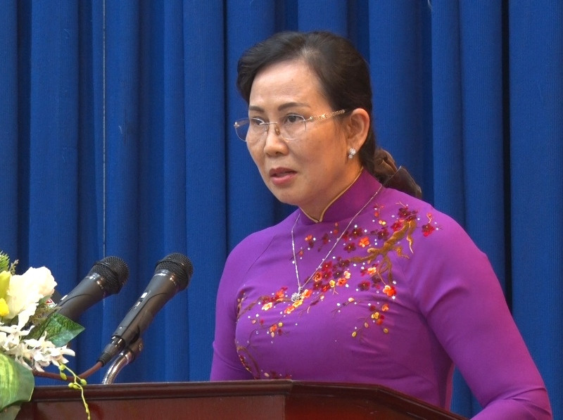  Bà Lê Thị Thủy - Bí thư Tỉnh ủy Hà Nam. Sinh ngày 7/1/1964, quê Nghệ An. Có trình độ thạc sĩ Luật. Bà là ủy viên TƯ khóa 12; ĐBQH khóa 14. Bà Lê Thị Thủy được Bộ Chính trị điều động làm Bí thư Tỉnh uỷ Hà Nam nhiệm kỳ 2015 - 2020 vào tháng 7/2019.