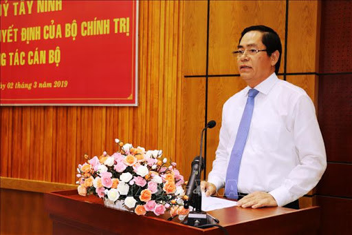 Ông Phạm Viết Thanh đi lên từ Tổng cục Hàng không dân dụng Việt Nam và có thời gian dài gắn bó với ngành hàng không từ những năm 1990 đến 2016.... Ngày 12/4/2016, Bộ Chính trị phân công ông giữ chức vụ Bí thư Đảng ủy Khối DN TƯ cho đến khi nhận nhiệm vụ mới tại Tây Ninh.