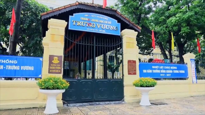 Mac ao xe om cong nghe lua don hoc sinh: Me min tinh vi?