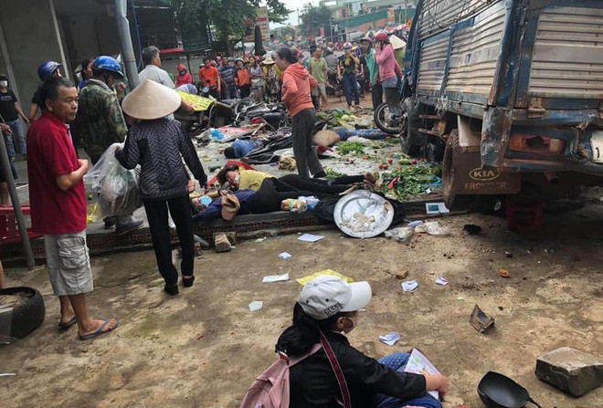 Tài xế Bền không có kinh nghiệm điều khiển xe như rà phanh liên tục trên đường làm phanh xe bị mất hiệu lực dẫn đến gây tai nạn.