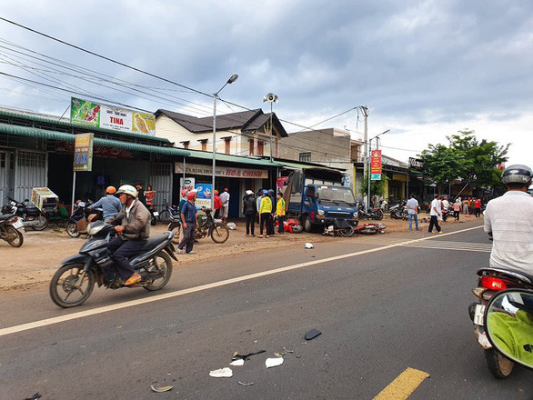 Theo đó, cơ quan công an cũng xác định nguyên nhân xe tải đâm vào chợ ngay sau khi xảy ra tai nạn, cơ quan điều tra đo hàng hóa trên xe thì phát hiện tài xế này chở quá tải 75% (xe được phép chở 14,4 tấn hàng nhưng chở 25,3 tấn). Do quá tải nên đã làm ảnh hưởng đến hệ thống phanh xe.