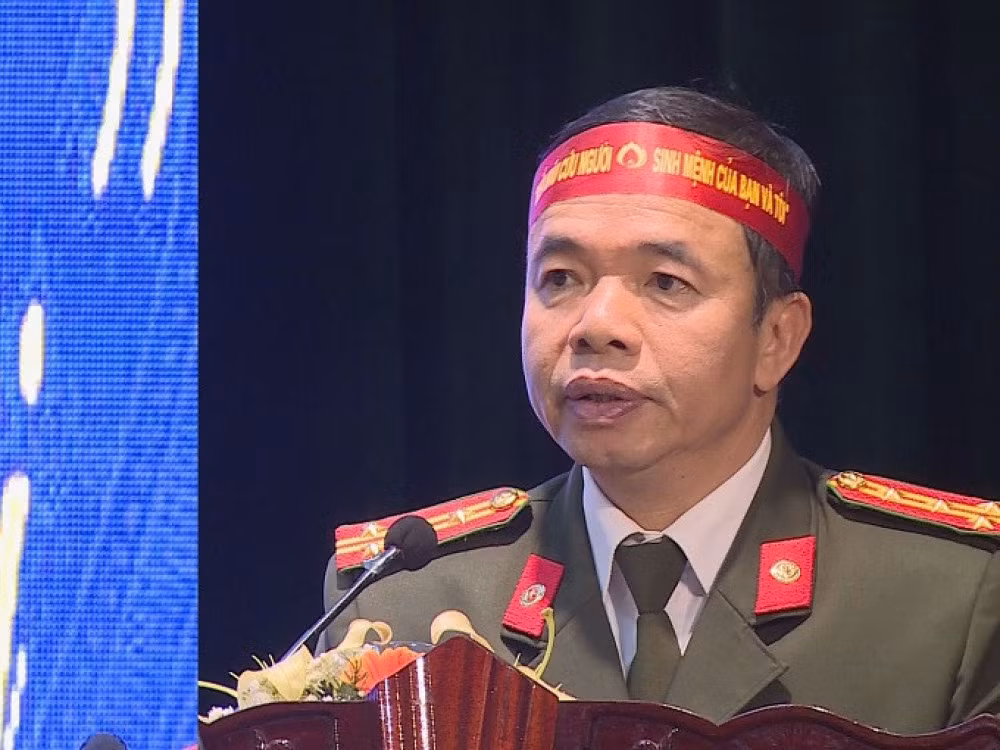  Đại tá Nguyễn Tiến Nam, tân Giám đốc Công an Quảng Bình: Ông sinh năm 1967, quê Cẩm Xuyên, Hà Tĩnh. Trước khi được bổ nhiệm chức Giám đốc Công an tỉnh Quảng Bình, ông là Phó Giám đốc Công an tỉnh Hà Tĩnh. Ông là người tiên phong trong việc kêu gọi người dân hiến máu cứu người. 