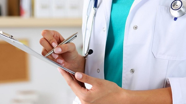 BS Hung BV Tham my Emcas hanh nghe... coi thuong phap luat