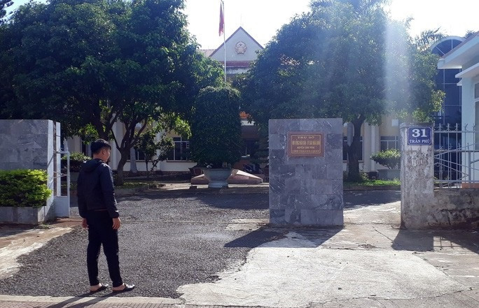 Chuyen la: Chet, di tu van co ten nhan tien ho tro Covid-19