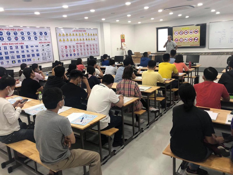 Tin nóng ngày 22/6: Lạnh người khuôn mặt kẻ sát hại bé gái 13 tuổi Tin nong ngay 22/6: Lanh nguoi khuon mat ke sat hai be gai 13 tuoi