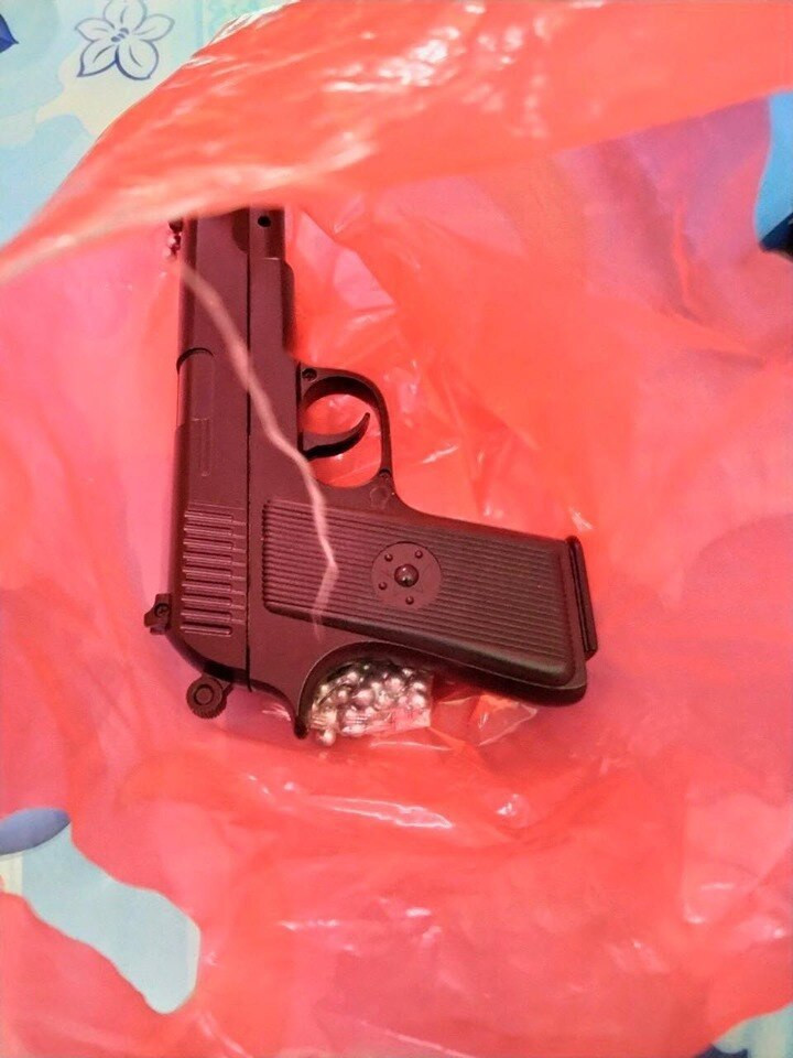 Chúng theo dõi và lên kế hoạch khi biết nhà ông Lê Đức Nguyên đi du lịch Đà Lạt thông qua cử người giám sát hành trình, mua súng, thuê giang hồ, sử dụng 3 ô tô để gây án. Chúng bắt cóc, đánh đập ông Nguyên, yêu cầu cung cấp mật khẩu ví điện tử và chuyển hơn 35 tỷ đồng của ông Nguyên sang tài khoản khác để chiếm đoạt. Chúng bắt ông Nguyên huy động người nhà chuyển thêm 9,5 triệu USD tuy nhiên thất bại.