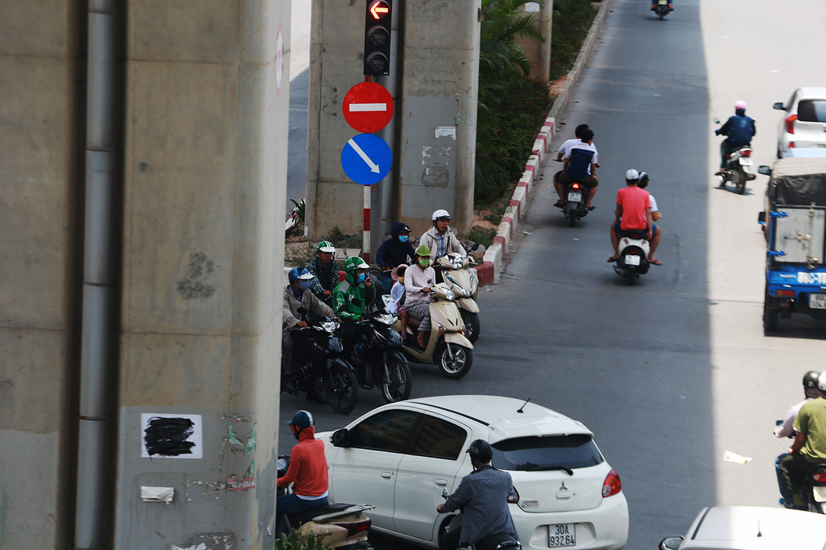 Mới đây, tổng thầu vừa yêu cầu thanh toán ngay 50 triệu USD để vận hành, Thứ trưởng bộ GTVT Nguyễn Ngọc Đông cho biết, việc thanh toán là trách nhiệm của BQLDA Đường sắt (bộ GTVT) - chủ đầu tư. Hiện tại, đơn vị này đã thanh toán cho Tổng thầu khoảng 80% giá trị hợp đồng theo khối lượng đã thực hiện và theo điều khoản của hợp đồng...