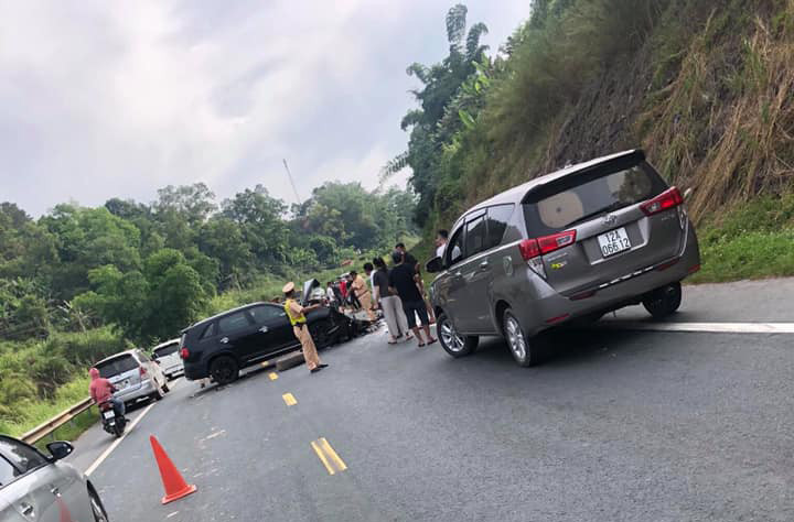 Lực lượng chức năng cũng đã có mặt để giải quyết vụ việc.