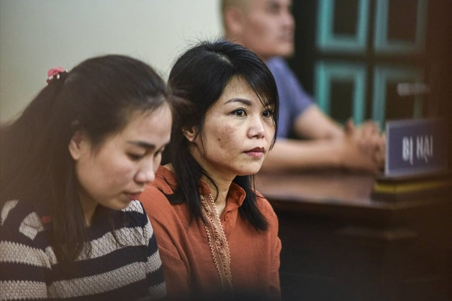 Vân chấp thuận nếu Vững hợp tác đưa anh Thiện vào tù thì sẽ trả công cho Vững 1 tỷ đồng. Sau đó, Vân chủ động chuyển trước 200 triệu đồng làm tiền đặt cọc.