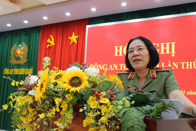 Trong sự nghiệp gần 40 năm công tác trong ngành Công an, bà có gần 7 năm giữ chức Phó Giám đốc và 9 năm giữ chức Giám đốc Công an tỉnh Kiên Giang. Đây là điều rất đáng nể trọng, nhất là đối với một phụ nữ.