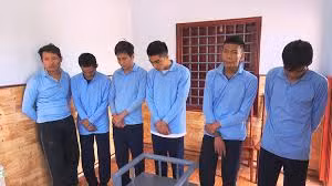 Tháng 5/2019, Công an tỉnh Đắk Lắk cho biết đã bắt khẩn cấp ông Nguyễn Văn Giang (39 tuổi, Phó phòng tổng hợp thuộc ban Tuyên giáo Tỉnh ủy Đắk Lắk) và 5 đối tượng khác để điều tra hành vi Đánh bạc và Tổ chức đánh bạc. Quyết định bắt khẩn cấp ông Giang đã được VKSND cùng cấp phê chuẩn. >>> Xem thêm video: Bộ Công an thông tin về vụ triệt phá đường dây đánh bạc hơn 64.000 tỷ đồng