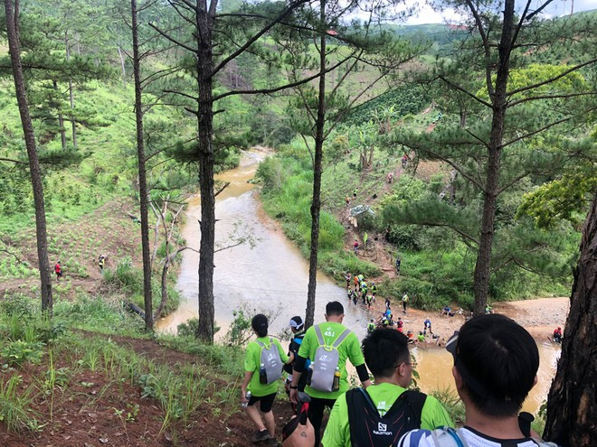 VDV Dalat Ultra Trail 2020 chet: “Boc” sai sot cua Ban to chuc-Hinh-4