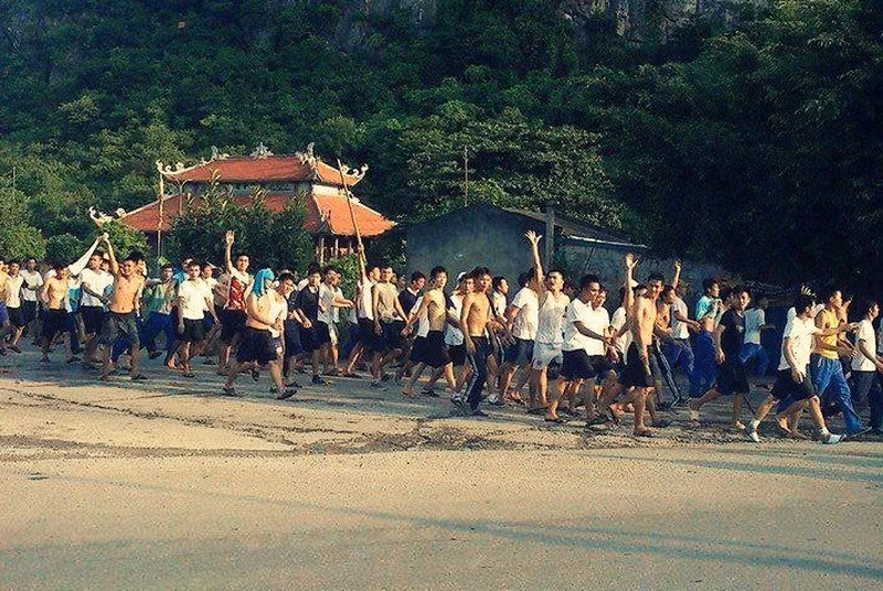 Tại Hải Phòng, chiều 14/9/2014, Trung tâm tâm cai nghiện thuộc Trung tâm giáo dục và lao động xã hội Hải Phòng (Xã Gia Minh, Thủy Nguyên, Hải Phòng) đã bị vỡ trận khi hàng trăm học viên đang cai nghiện tại trung tâm, vượt qua đội bảo vệ để bỏ trốn ra khỏi trại. Khi có sự can thiệp của cơ quan chức năng, một số quay trở lại cơ sở, số còn lại xếp hàng đi về ôn hòa trên đường.