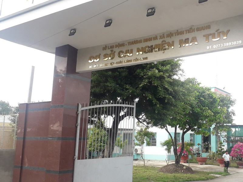 Hon chien hoc vien cai nghien Tien Giang: Bao vu tron, bat con nghien?-Hinh-2