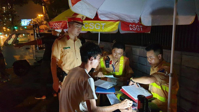 Tổ công tác đặc biệt 140 xử lý bao nhiêu vi phạm sau một tuần triển khai? To cong tac dac biet 140 xu ly bao nhieu vi pham sau mot tuan trien khai?