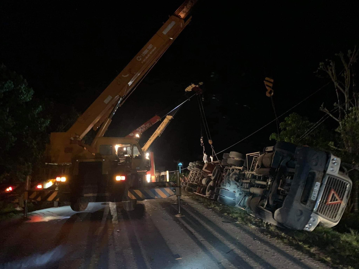 Lãnh đạo Bộ Công an đã chỉ đạo Cục CSGT cùng Công an tỉnh Quảng Ninh khẩn trương tổ chức cứu hộ, cứu nạn, điều tiết giao thông và điều tra làm rõ nguyên nhân vụ tai nạn.