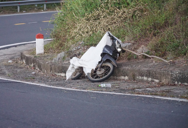 Theo đó, sau khi trốn khỏi trại giam T10, Sự đã chạy về hướng Quảng Nam. Trên đường chạy trốn, hắn trộm xe máy hiệu Yamaha, loại xe nữ, màu đen - bạc của người dân huyện Núi Thành (tỉnh Quảng Nam) rồi bỏ chạy. Tổ công tác trạm Cảnh sát giao thông Cửa Ô Hòa Hiệp (Đà Nẵng) đang làm nhiệm vụ tại khu vực chân đèo Hải Vân phát hiện và đuổi theo. Hắn vứt lại xe máy rồi chạy trốn lên núi.