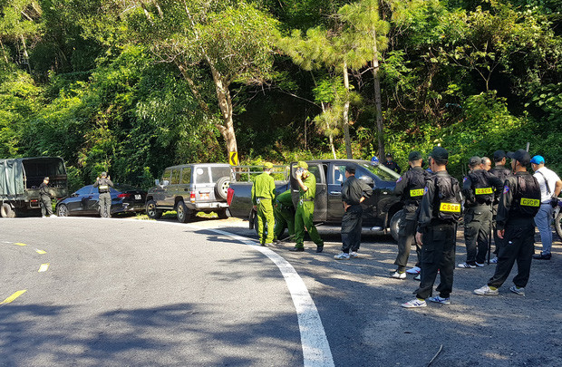 Từ đêm qua đến nay, Bộ Tư lệnh Quân khu 5, lực lượng biên phòng và Công an Đà Nẵng đã huy động hơn 200 cán bộ, chiến sĩ tham gia vây bắt phạm nhân Triệu Quân Sự (29 tuổi, quê Thái Nguyên).