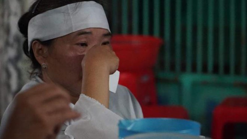 Con gái ông Lương Hữu Phước cho hay, từ ngày xảy ra sự việc, cơ quan chức năng ở Bình Phước chưa có thông tin gì với gia đình...Ông Lương Hữu Phước là bị cáo nhảy lầu tự tử ngày 29/5 sau khi toà tuyên án 3 năm tù.