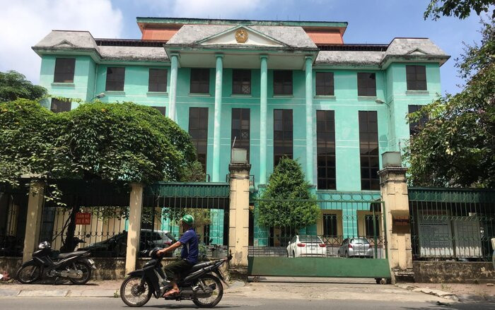 Truy bắt bị cáo bỏ trốn khỏi tòa trước giờ xét xử tại Hà Nội Truy bat bi cao bo tron khoi toa truoc gio xet xu tai Ha Noi