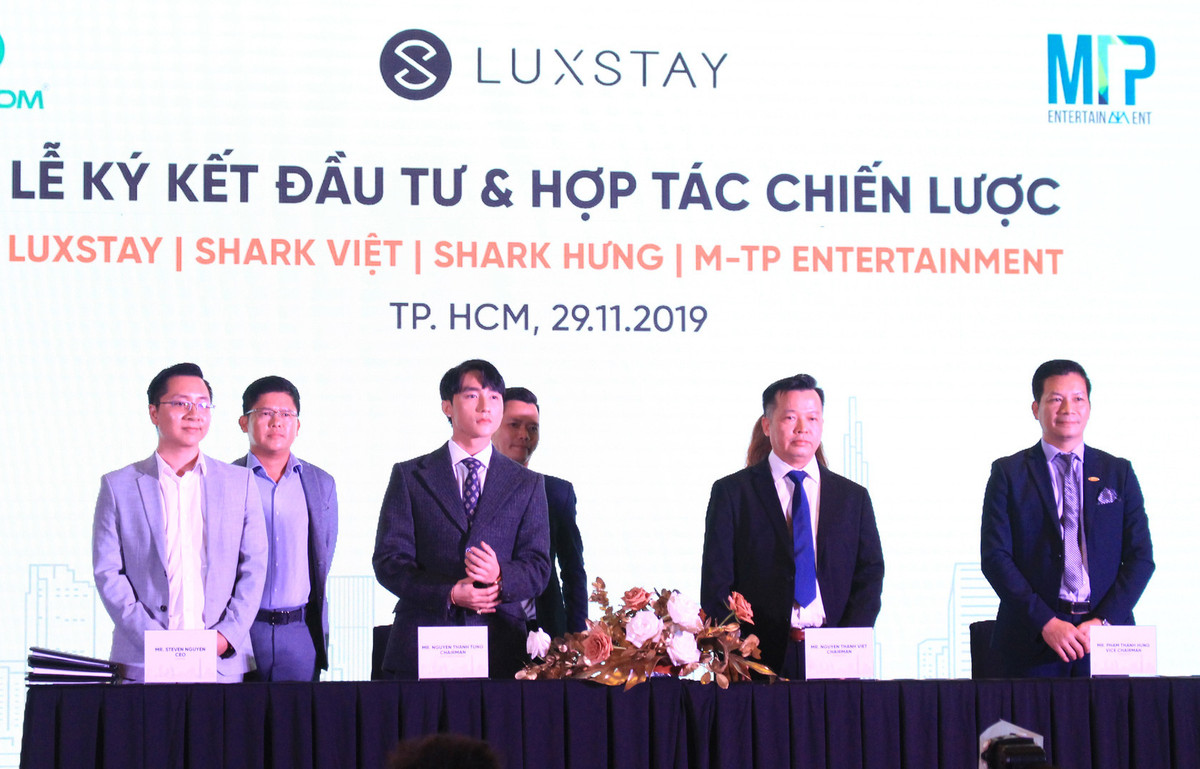 Sơn Tùng M-TP bắt tay với Luxstay: ‘Phát súng mở màn’ hợp tác giữa thần tượng và startup Son Tung M-TP bat tay voi Luxstay: ‘Phat sung mo man’ hop tac giua than tuong va startup