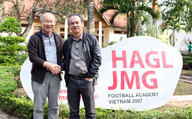 Su nghiep kinh doanh lao dao, Bau Duc van chi gan 50 ty dao tao bong da-Hinh-2