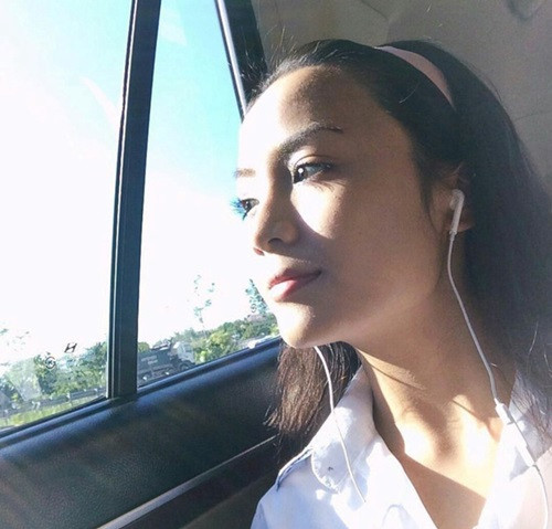 Trúc Anh sở hữu gương mặt hài hòa, các đường nét tinh tế, kiêu sa.