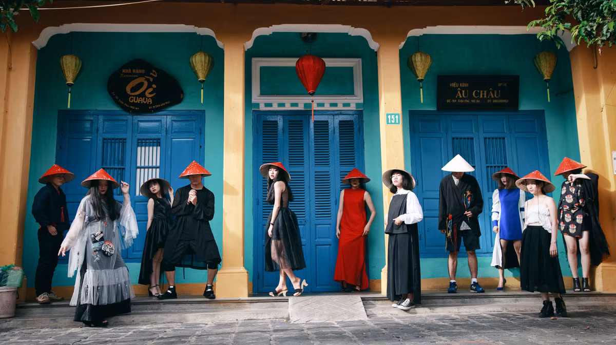 Khung cảnh đường phố, nhà cửa ở Hội An tạo ra nét ấn tượng không nhỏ.