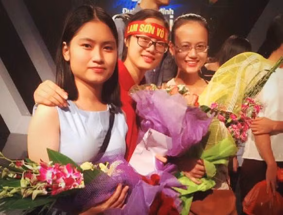 Tuy nhiên, cũng không thể nói tất cả chỉ do may mắn. Trước khi tham gia cuộc thi, Minh Huyền đã có thời gian dài trau dồi kiến thức, rèn luyện bản thân. Không chỉ không ngừng học hỏi, mở rộng kiến thức mà Minh Huyền còn chăm chỉ xem Đường lên đỉnh Olympia, luyện khả năng trả lời tốc độ cùng phản xạ nhanh nhẹn để tư tuy, bấm chuông trả lời chính xác giành điểm số.