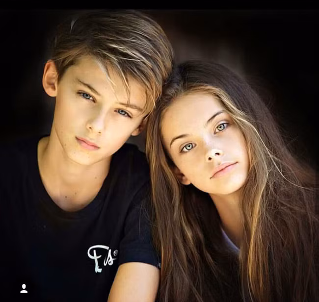 Đã rất nổi bật về ngoại hình rồi, cậu bé William Franklyn-Miller lại còn có gu thời trang vô cùng sành điệu, siêu dễ thương. 