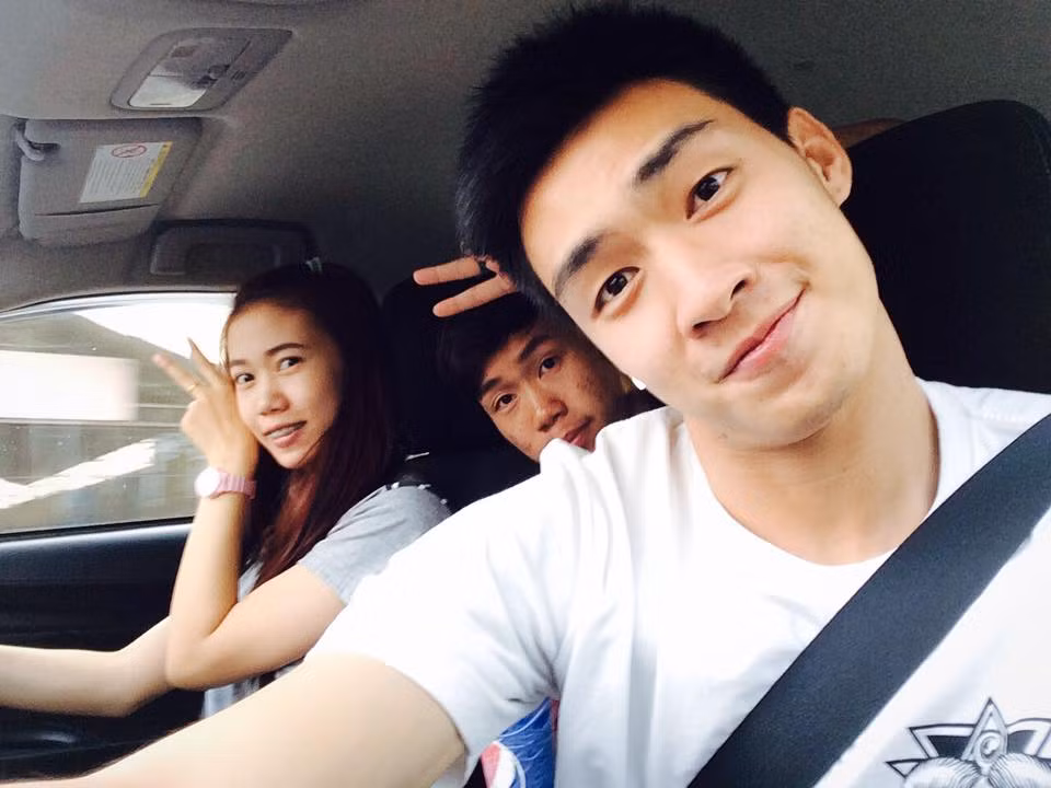 Tuy nhiên, một tin khá buồn cho nhiều fan nữ đó là Boonyakait Wongsajaem đã có bạn gái. Tuy nhiên, "nửa kia" của chàng trai này hiện vẫn chưa lộ danh tính. Trên trang cá nhân của mình chàng thủ môn đẹp trai thường chỉ đăng ảnh của một vài người bạn nữ giới thân thiết và từng tạo ra không ít sự hiểu lầm đối với các fan.