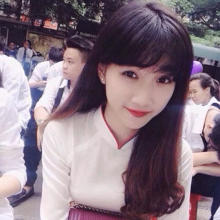 "Cô bạn Tiểu Long Nữ" ngoài đời sở hữu nhan sắc khá nổi bật và gương mặt rất dễ thương. Trang cá nhân của nữ sinh Hà Thành đang có hơn 1.000 người theo dõi.