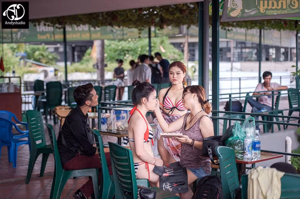 Ý tưởng dựa vào hoạt động chụp ảnh bikini làm từ thiện thực sự rất độc đáo, táo bạo bởi trước nay chưa từng có sự kiện nào tương tự. Chính vì thế, các thành viên nhóm Góc khuất Hà Nội đã phải chuẩn bị khá kỹ lưỡng, kêu gọi nhiều sự giúp đỡ của các phó nháy, người mẫu ảnh và luôn đề cao mục đích, ý nghĩa giúp đỡ người có hoàn cảnh khó khăn thông qua sự kiện của mình.