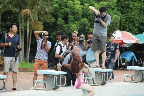Những phó nháy tham gia sự kiện có ở nhiều độ tuổi khác nhau, từ những thanh niên, đến cả những tay máy ở độ tuổi trung niên, tóc đã bạc. Với mong muốn vừa có được những tấm ảnh đẹp, vừa góp phần nào công sức, vật chất để làm từ thiện, các phó nháy đều tỏ ra rất nhiệt tình, lăn xả để hoàn thành tốt công việc sáng tác ảnh của mình.