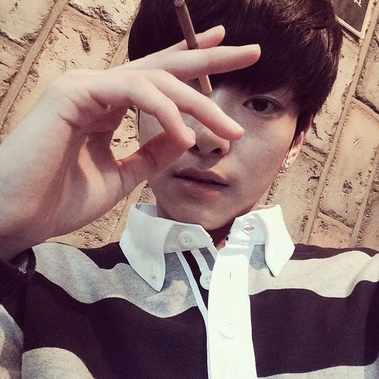 Jung Da Eun đã lột xác thực sự thành một Lee Tae Gyun đẹp trai, nam tính trong thời gian gần đây. Nhiều dân mạng đồn đoán, cô nàng đã thực hiện chuyển giới để có ngoại hình nam tính hơn, đúng với giới tính thực của mình.