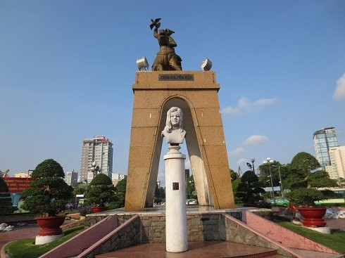 Chuyen cam dong ve nu sinh liet si tuoi 15 Quach Thi Trang