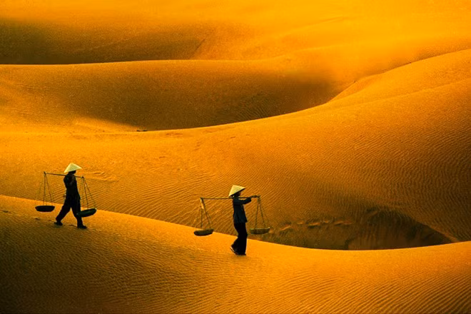 Ở mỗi mùa trong năm, đồi cát lại khoác lên những chiếc áo khác nhau. Thời gian thích hợp nhất để tham quan đồi cát từ 5-9h và sau 16h. Ảnh: Huuthanh nguyen.