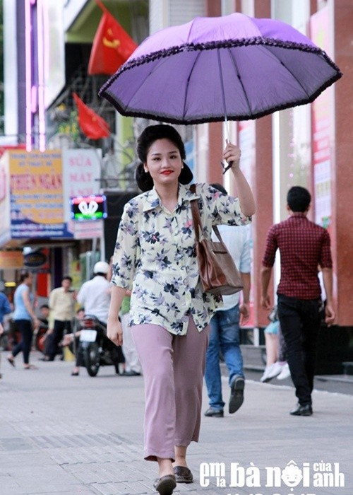 Miu Lê từng có thời gian dài đóng toàn phim bị gắn mác "thảm họa" như "Tối nay 8h", "Yêu anh em dám không?". Phải đến bom tấn trăm tỷ "Em là bà nội của anh" năm 2015, Miu Lê mới bứt phá. Dự án điện ảnh gần đây nhất của Miu Lê là "Anh thầy ngôi sao" ra mắt năm 2019. Ảnh: Khám phá