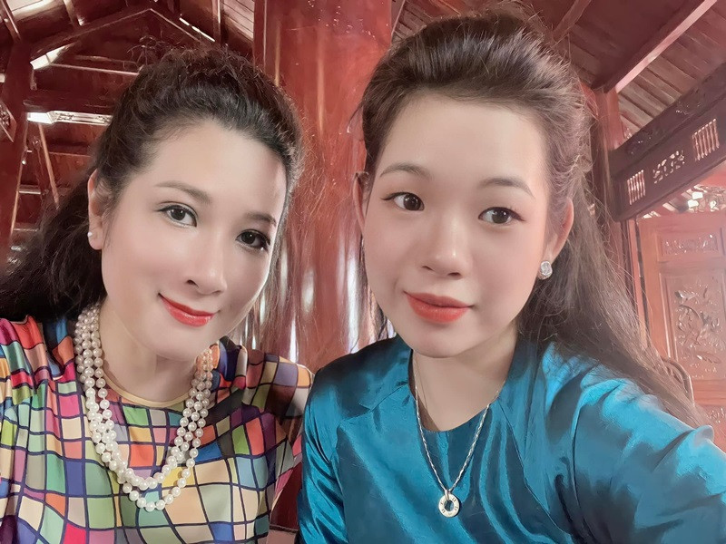 Hậu ly hôn, Thanh Thanh Hiền có người đồng hành mới. Đó là con gái thứ hai của cô - Thái Phương. Ảnh: FBNV