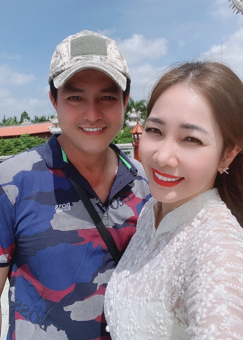 Không hoạt động nghệ thuật nhưng Thanh Trúc hiểu và thông cảm công việc của Cao Minh Đạt. Không những vậy, cô còn hết lòng chăm lo đến sự nghiệp diễn xuất của chồng.