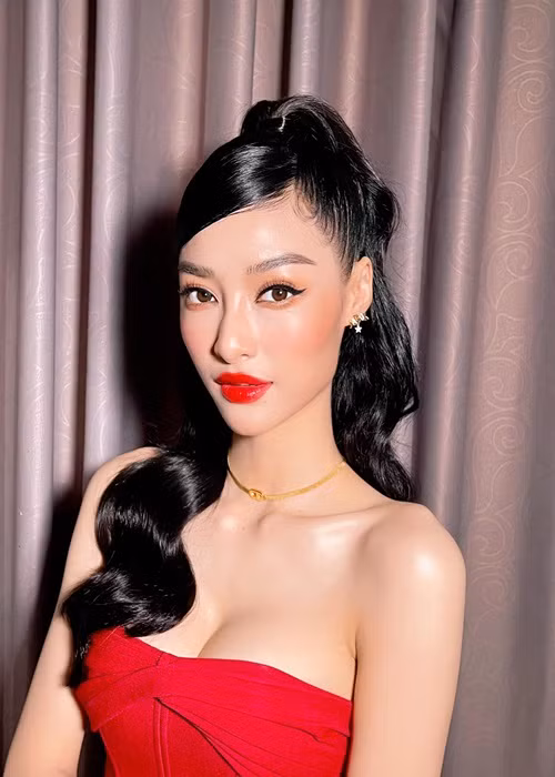 Á hậu Kiều Loan thừa nhận chỉnh sửa gương mặt và nâng ngực. Ảnh: FBNV