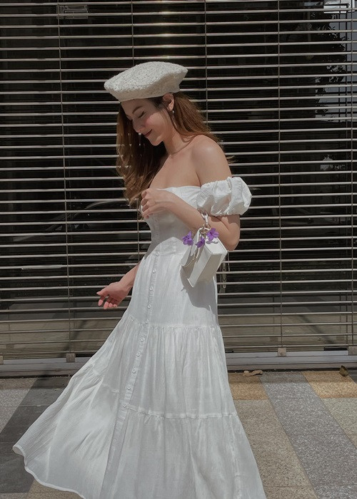 Chị gái của Yến Trang theo đuổi gu thời trang gợi cảm, cá tính giống Kim Cương.