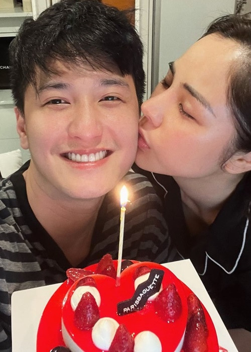 Cặp đôi đã xưng hô là vợ chồng.