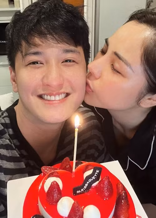 Cặp đôi đã xưng hô là vợ chồng.