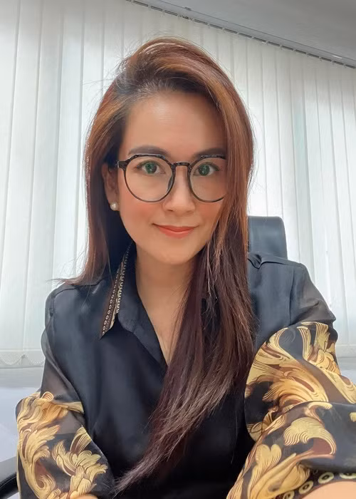 Cách đây không lâu, mẹ ruột của doanh nhân Anh Thơ qua đời. Mới đây, Anh Thơ tiết lộ việc làm ý nghĩa của Bình Minh cho mẹ của cô.