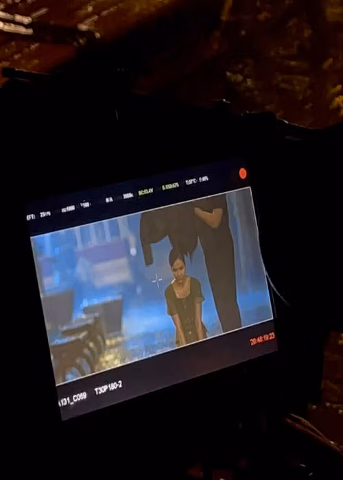 Sở dĩ ê-kíp phải mất nhiều thời gian quay cảnh khóc trong mưa đến vậy là vì quay cảnh mưa rất vất vả, lại là phân cảnh quan trọng của phim nên phải quay rất kỹ ở mọi góc độ.