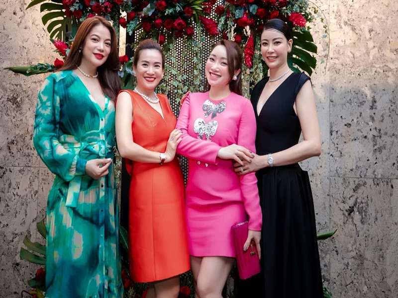 Thùy Chang có mối quan hệ thân thiết với Trương Ngọc Ánh, Hà Kiều Anh.