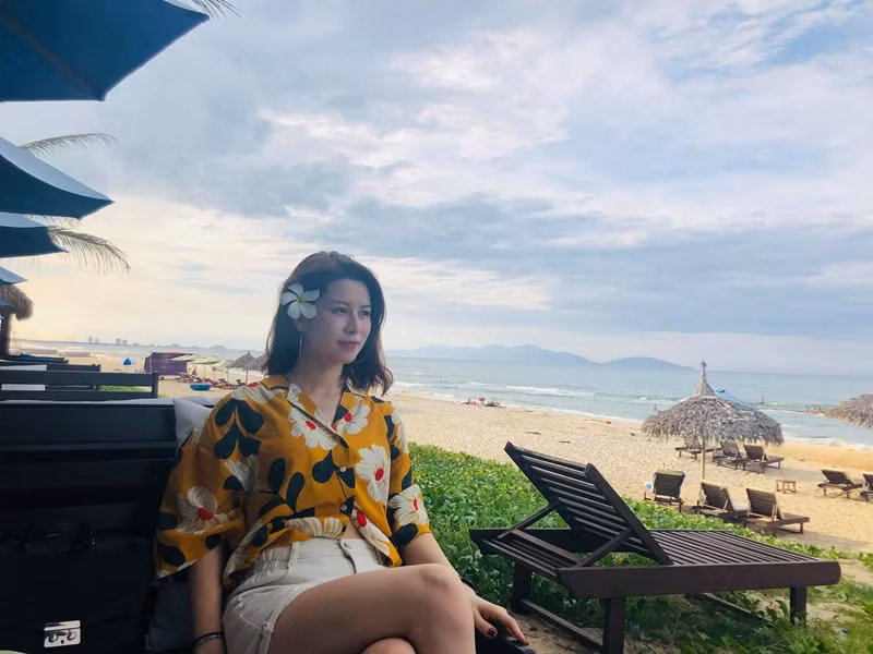 Huyền Trang từng đóng phim "Ba đám cưới một đời chồng", "Cầu vồng tình yêu", "13 nữ tù", "Ngự lâm không kiếm".